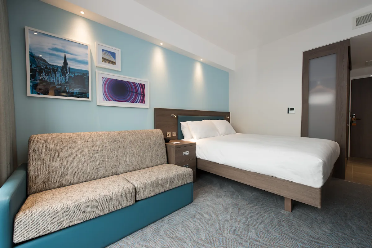 Hampton by Hilton Edinburgh West End-Double Room - Image