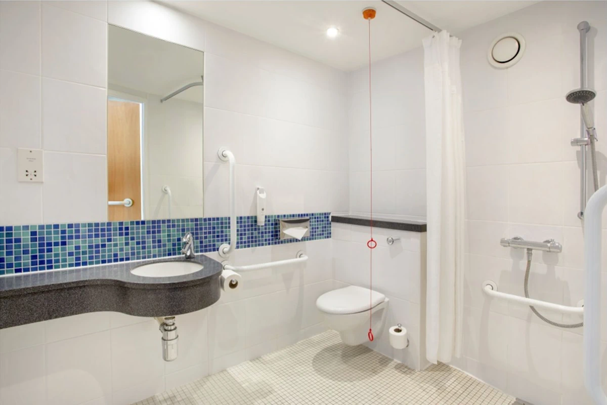 Holiday Inn Express Edinburgh City Centre-Double Room - Image